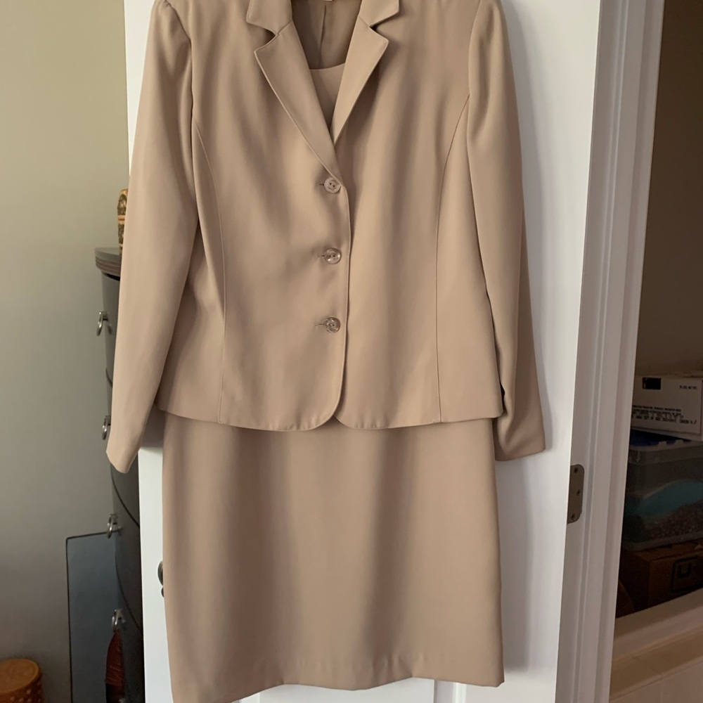 NWOT dress with matching jacket. Size 10P.